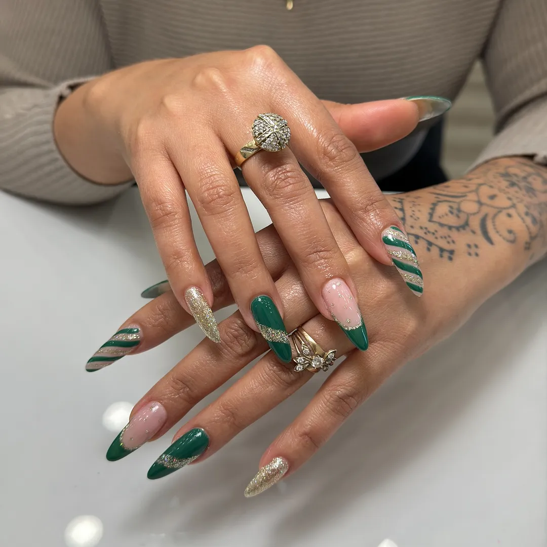 Sculpted emerald nail art by Ongles Blossom