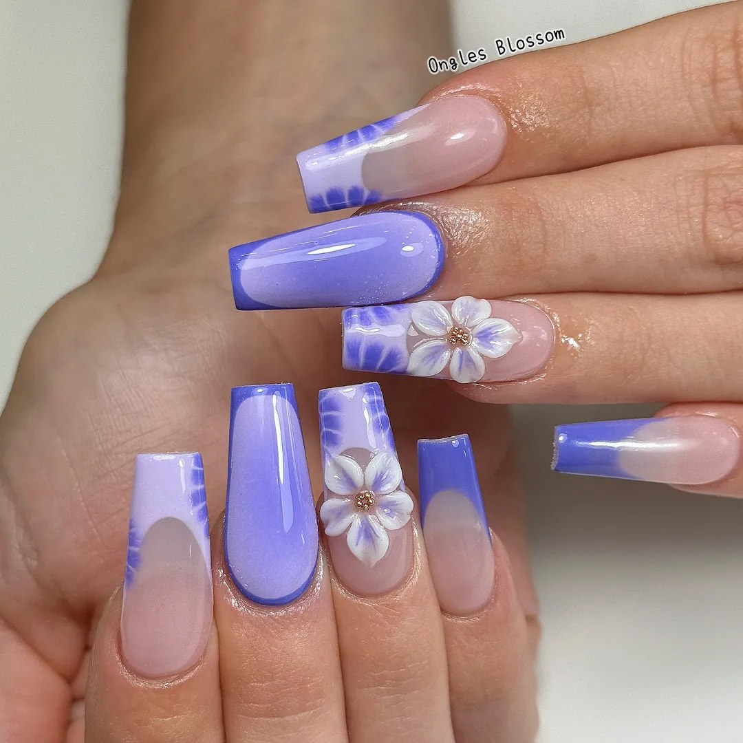 Lavender nails with dimensional flowers by Ongles Blossom